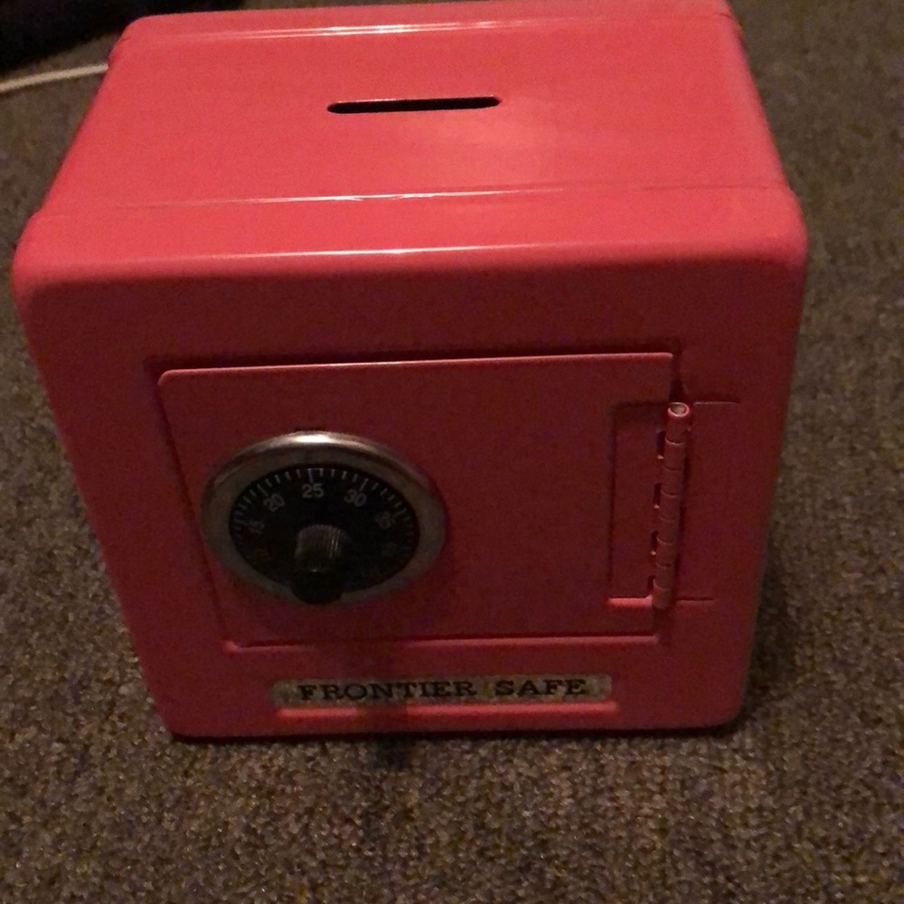Small frontier safe